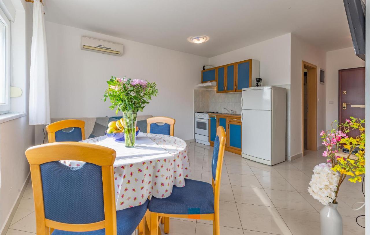 Lovely Apartment In Medulin With Kitchen 外观 照片