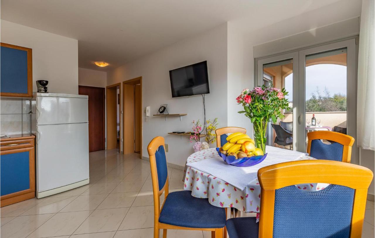 Lovely Apartment In Medulin With Kitchen 外观 照片